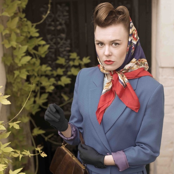 Follow me on Instagram • @CelesteVeDette - Picture 4 of 10